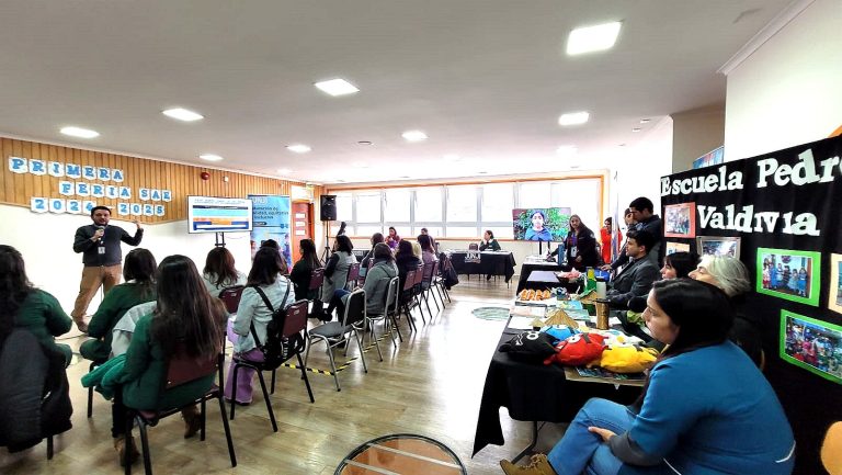 Autoridades realizan diálogo con apoderados para anunciar proceso de postulación al Sistema de Admisión Escolar 2025