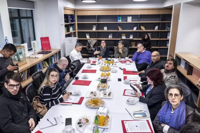 Chile se alza como líder en inteligencia artificial en América Latina