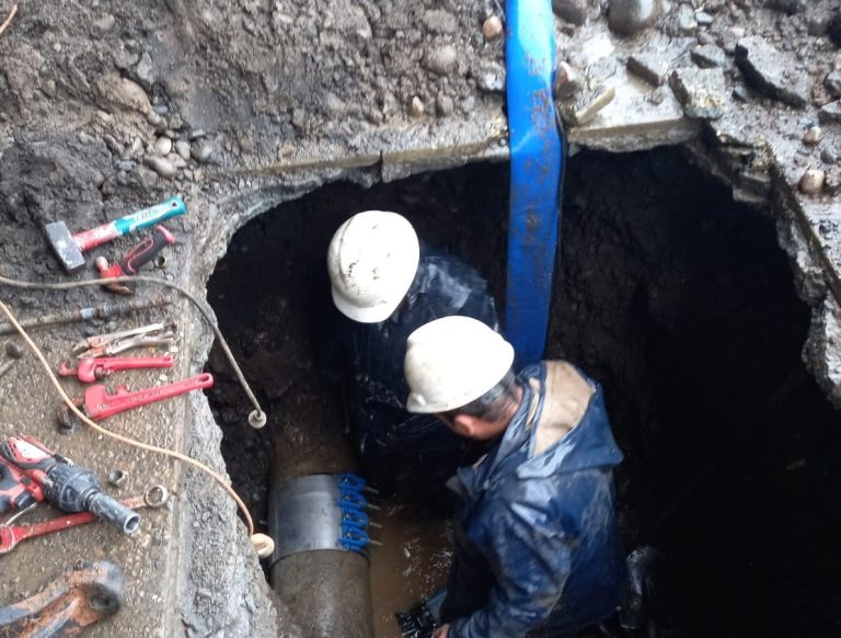 Aguas Araucanía aumentó inversión en equipos para reparar redes sin cortar el suministro