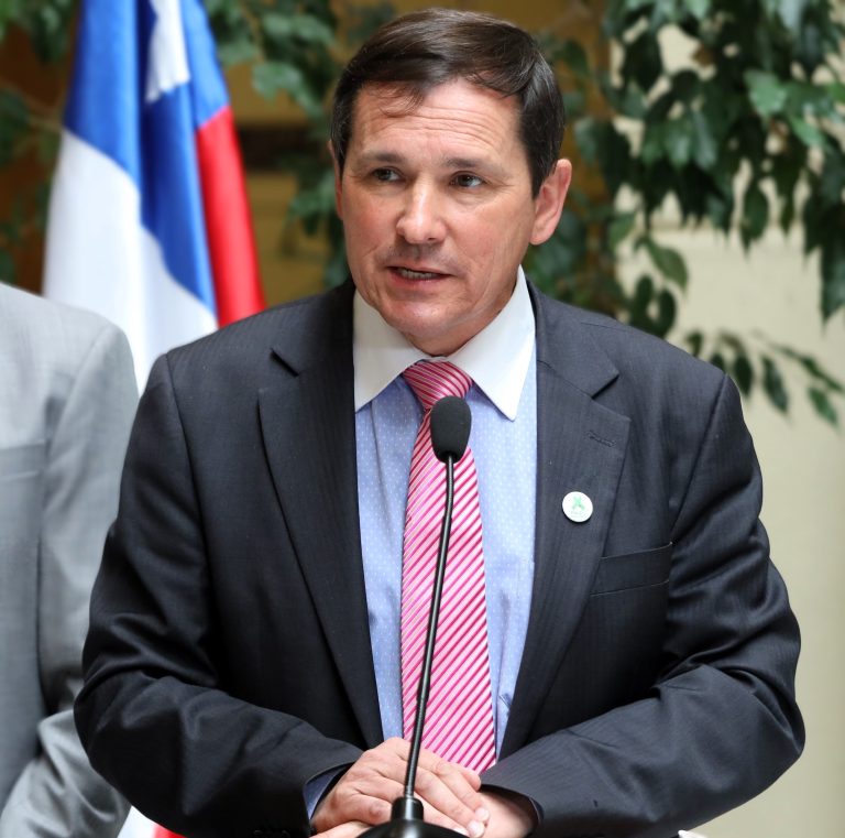 Diputado Jorge Rathgeb por incumplimiento de pago a servicio de camiones aljibes: «Se le dijo al Gobierno hace meses, pero no respondieron lo que afectará a los vecinos»