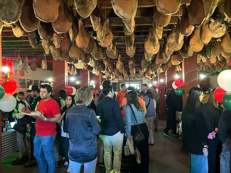 Capitán Pastene: Con masiva asistencia se realizó una nueva versión de la Fiesta del vino y el Prosciutto