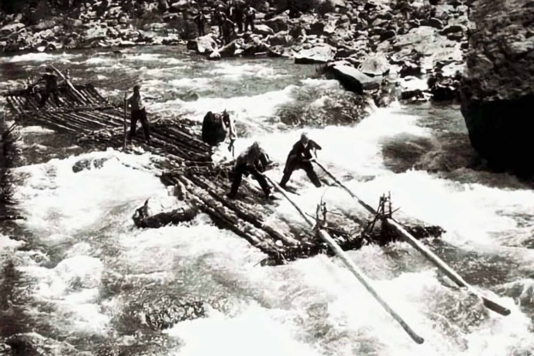 Rememoran trabajo de los balseros del río Renaico