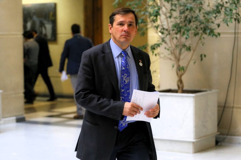 Diputado Jorge Rathgeb pide agilizar proyecto que sanciona porte y fabricación de “Miguelitos” dentro del “Fast Track” de seguridad