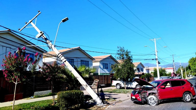CGE reporta más de 3.500 postes chocados y 2,5 millones de clientes sin energía eléctrica en 2024