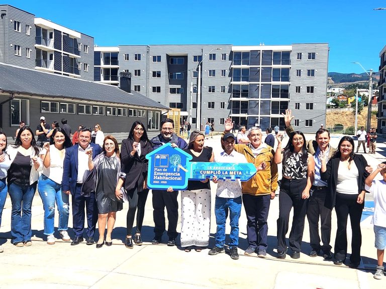 Angol: Entregan segunda etapa del complejo habitacional Las Rocas con 281 viviendas