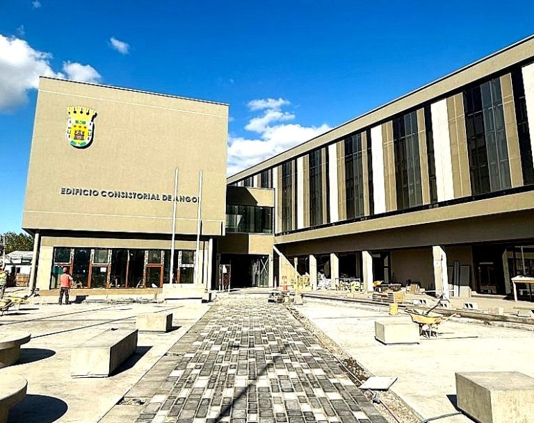Angol: Nuevo edificio consistorial está con un  93% de avance