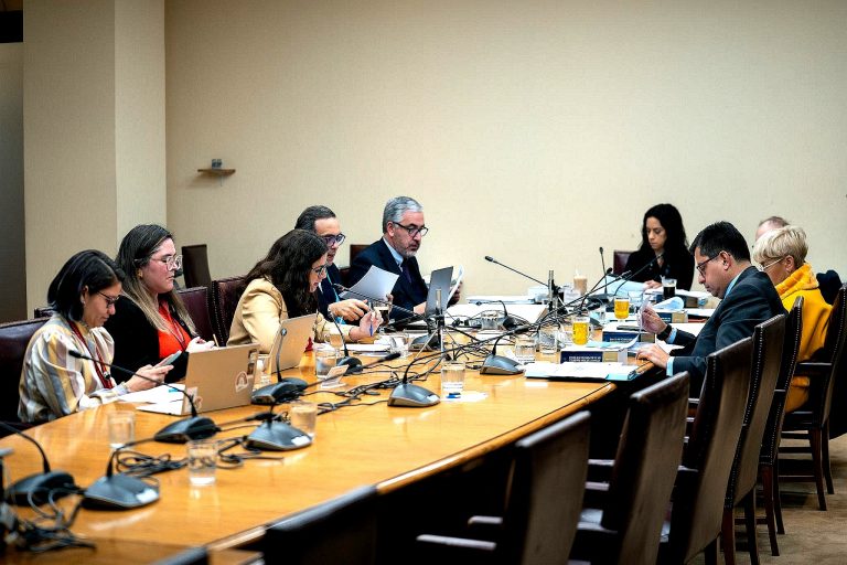 Senado retomó discusión del proyecto que busca eliminar la discriminación hacia mujeres casadas en Sociedad Conyugal
