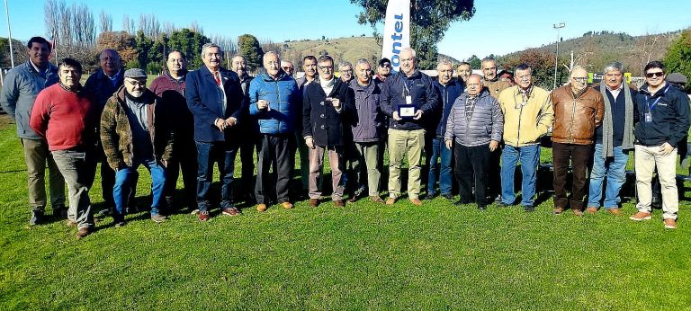 Cancha del Complejo Deportivo del Comité Amigos del Futbol en El Rosario cuenta con nuevo sistema de iluminación