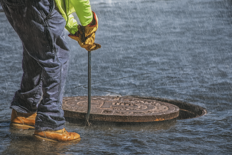 Aguas Araucanía moviliza equipos ante emergencias de alcantarillado por lluvias