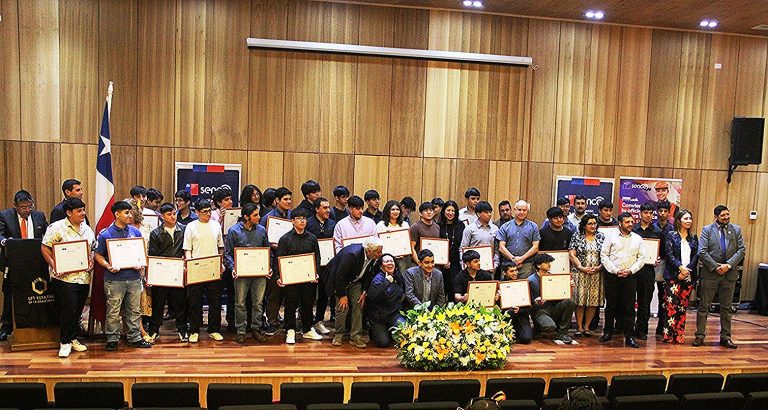 En Angol jóvenes se forman como Instaladores Eléctricos con alianza entre Sence y CFT Estatal