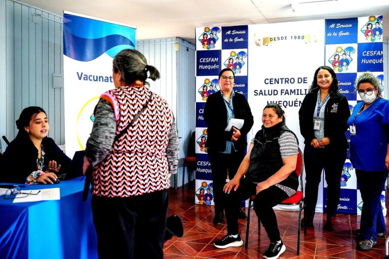 Angol: Cesfam Huequén refuerza vacunación contra la influenza con operativos en terreno