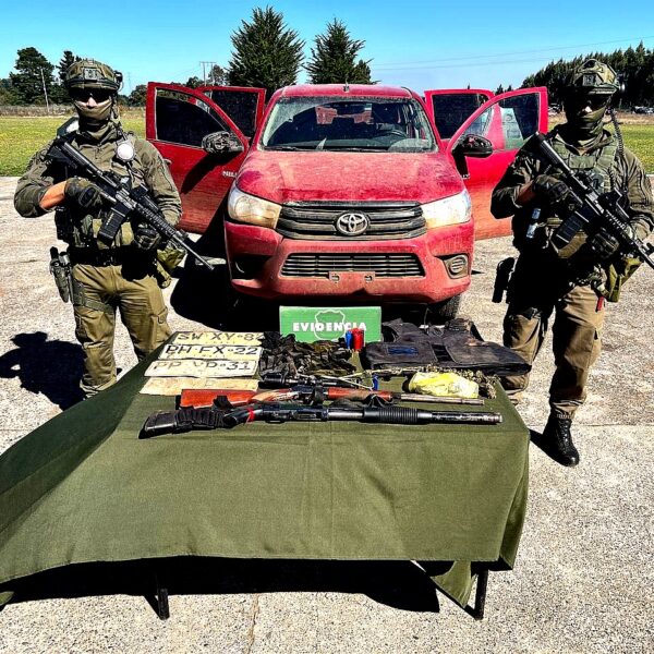 Carabineros COP recuperan camioneta robada, armas de fuego, munición y chaleco antibalas en Ercilla