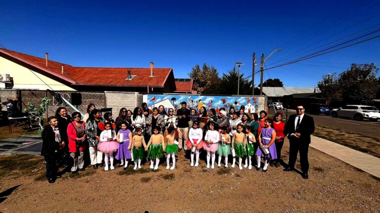 inauguran mural de la “Identidad Patrimonial” en el barrio Javiera Carrera de Angol