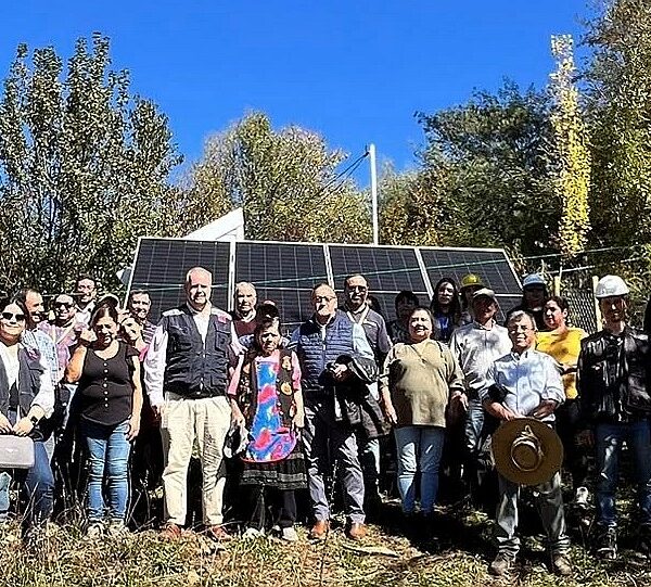 Angol: Autoridades realizaron visita al sistema fotovoltaico ubicado en Lomas de Toro en el sector cordillerano