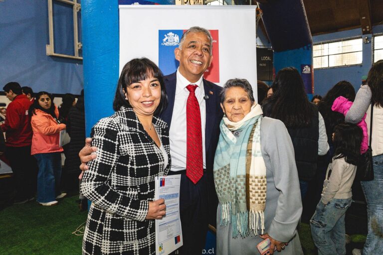 Alcalde Macaya cumple meta habitacional y beneficia a 600 familias de Collipulli