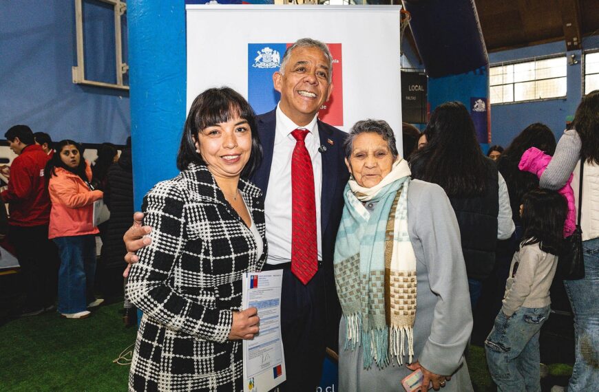 Alcalde Macaya cumple meta habitacional y beneficia a 600 familias de Collipulli