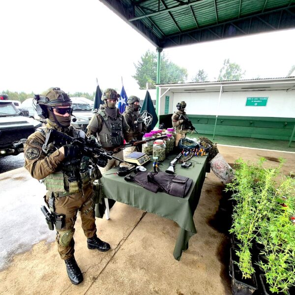 Ercilla: Personal de Carabineros del OS-9 detuvo a tres sujetos incautando armas, droga y elementos de protección balística