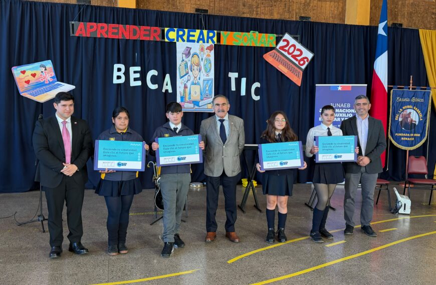 68 ESTUDIANTES DE RENAICO RECIBEN COMPUTADORES A TRAVÉS DE LAS BECAS TIC DE JUNAEB
