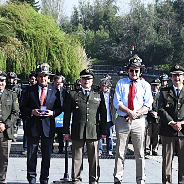 Gobierno cumple compromiso con Bomberos e ingresa proyecto de ley que facilita la instalación de cuarteles