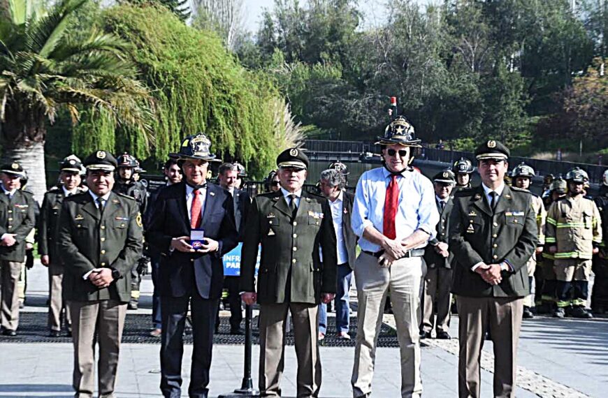 Gobierno cumple compromiso con Bomberos e ingresa proyecto de ley que facilita la instalación de cuarteles